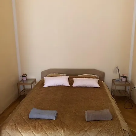 Summer Place Apartment *